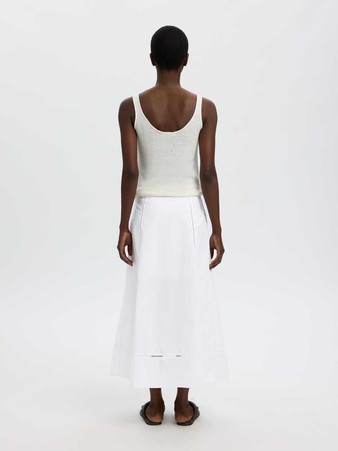 model_shot-back